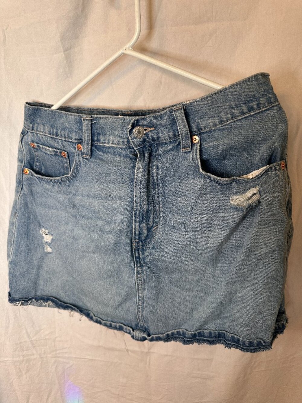 GAP Women's Size 31 / 12 Classic Mini Denim Skirt A-Line Distressed Light Wash